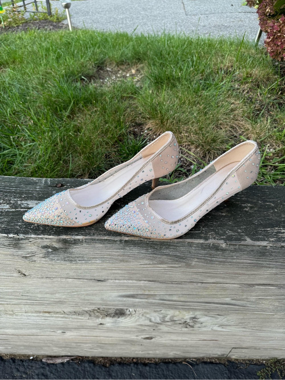 David’s Bridal Hurley Mid Heel Mesh Pointed Toe Pumps Nude